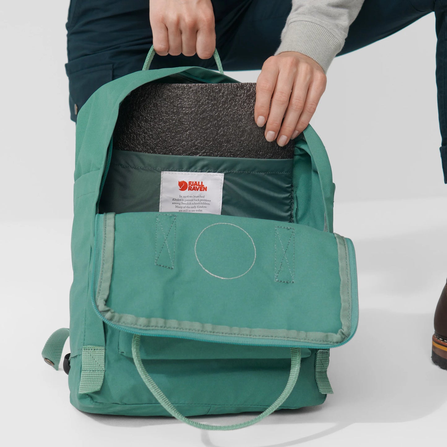 Backpack Classic Fjällräven Kånken – Lightweight Unisex Daypack for School, Work & Travel - Christmas Offer